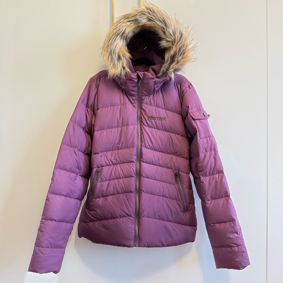 Marmot Jackets & Blazers - ❄️NWT❄️Women's Marmot Ithaca Down Hooded Puffer Jacket with Faux Fur